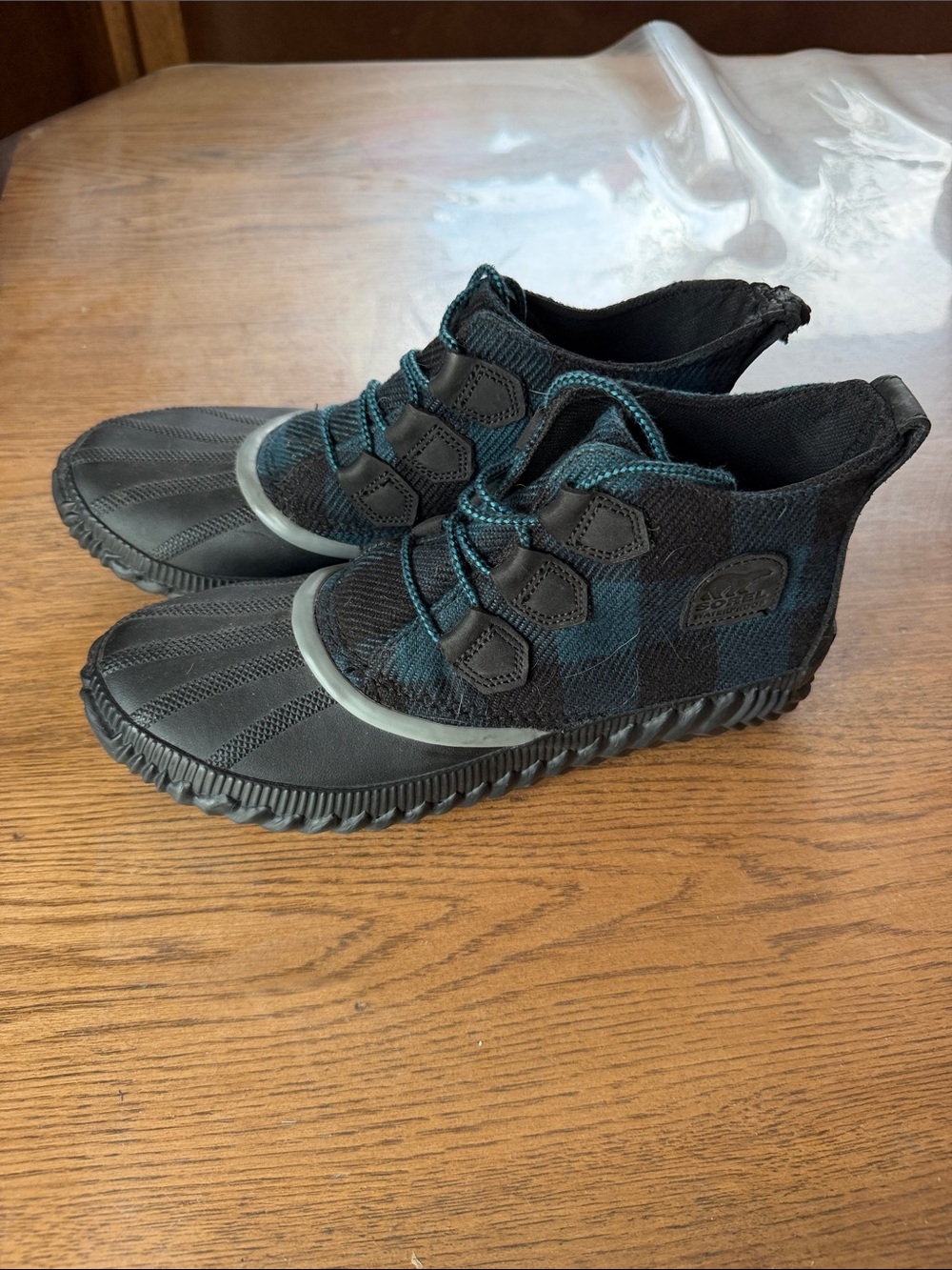 Sorel Waterproof Plaid Booties in Black and Gray W10.5